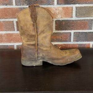 Youth Ariat boots